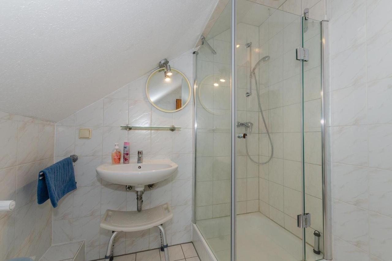 3-Raum-Fewo-Fuer-4-Personen-In-Schaprode-Auf-Ruegen-Zi5 Exterior photo
